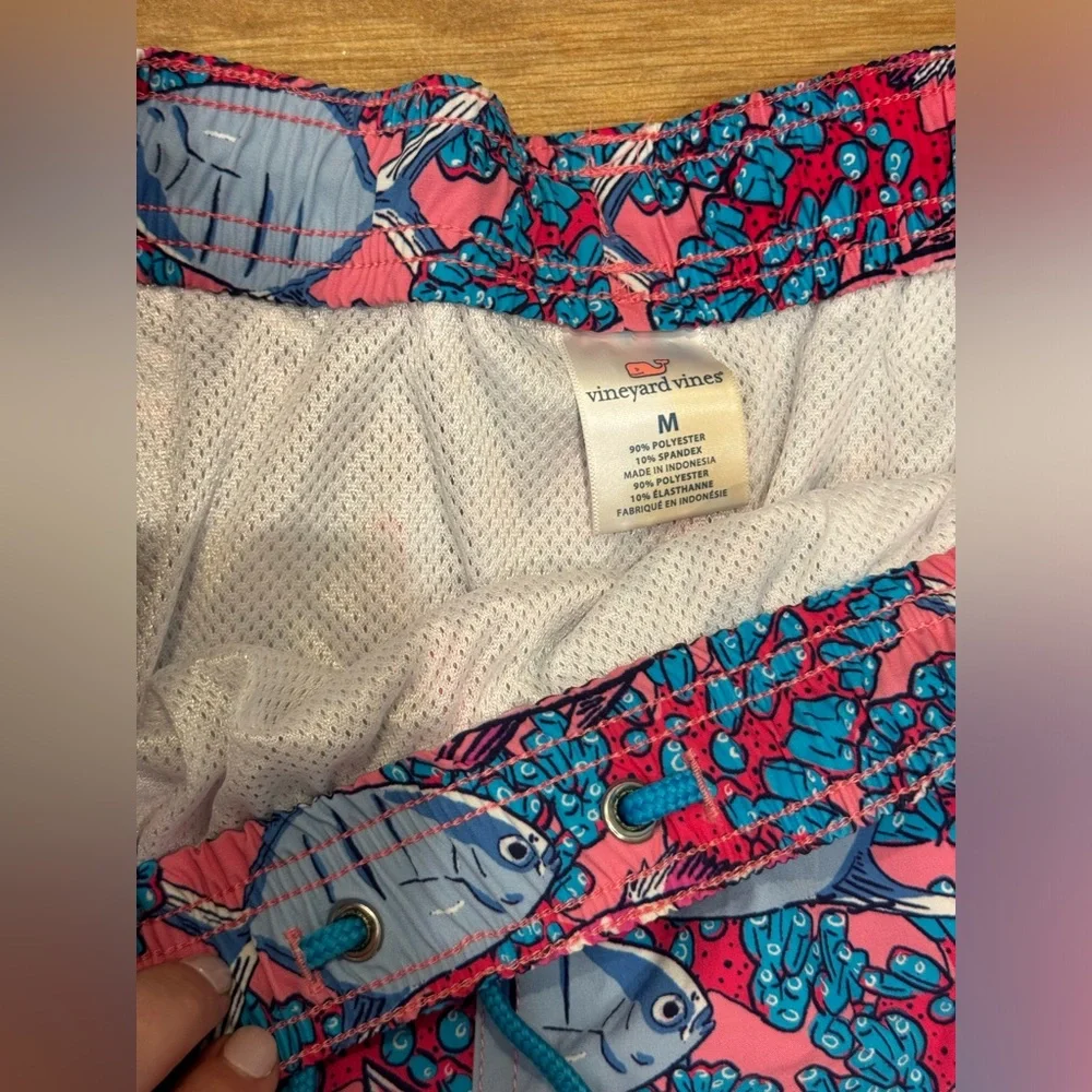 NWOT Vineyard Vines swim trunk